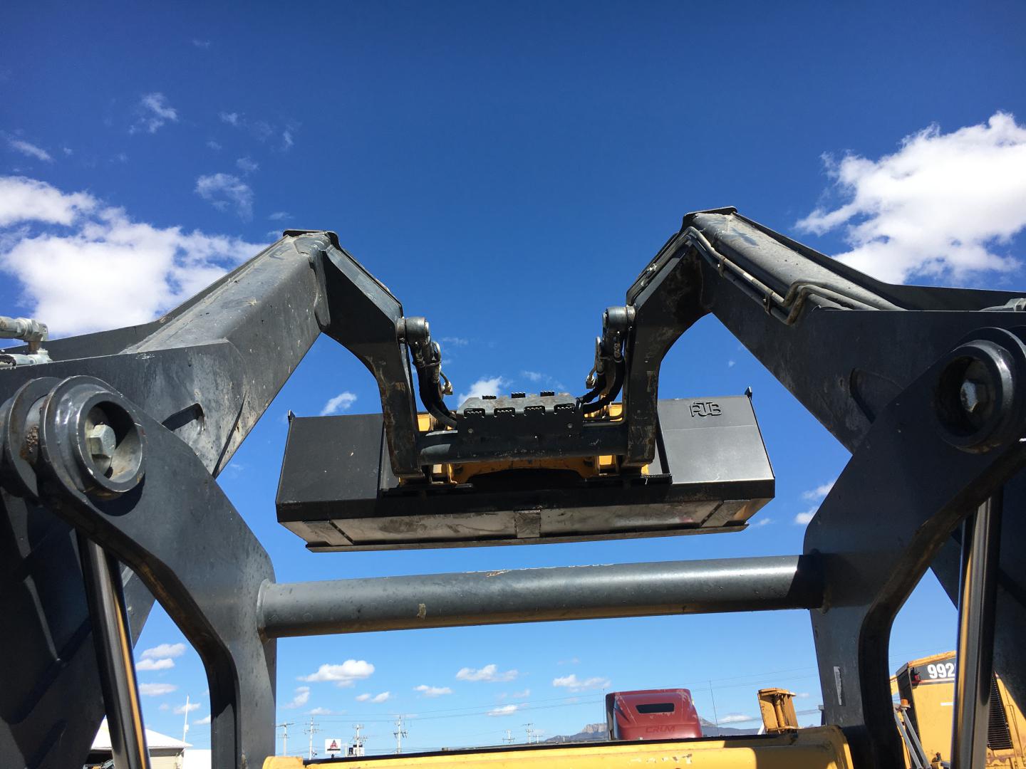 ./imagenes/INVOICE/2019/17117/MINICARGADOR JOHN DEERE 318E (34).JPG